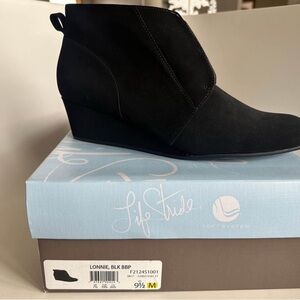 Life Stride Women's Black Ankle Boots